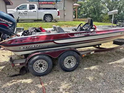99 Stratos 295 pro elite bass boat