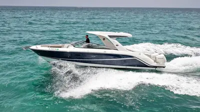 2022 Sea ray Slx 310 outboard