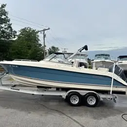 2013 Pursuit DC 235 Dual Console