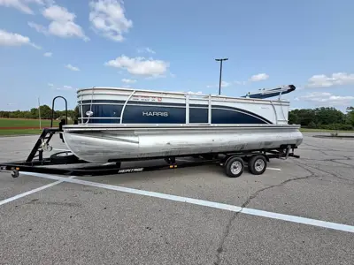 2015 Harris Sunliner 220