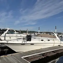 1999 SEA RAY Sundancer 330 (WITH SLIP OPTION)