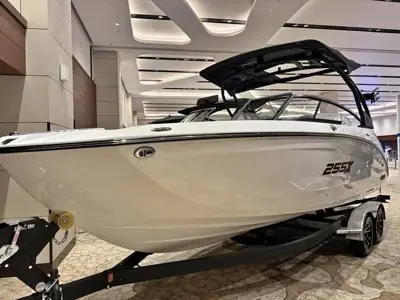 2027 Yamaha Boats 255XD