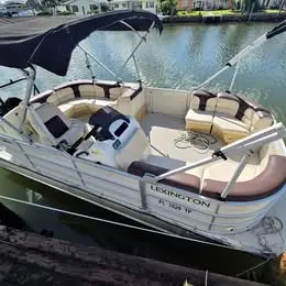 2022 Lexington 320 Pontoon