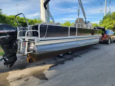 2011 Lowe Suncruiser 24' pontoon boat with 90hp mercury
