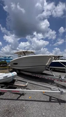 2023 Regal 38 SAV Low Hours sea keeper loaded