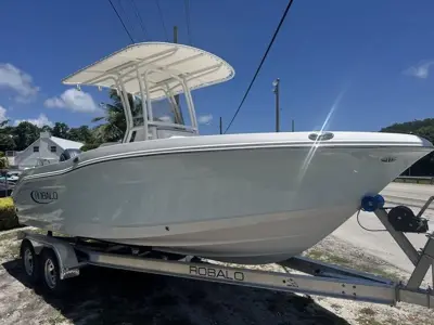 2027 Robalo 202 Explorer