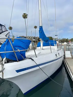 Yorktown 39 Center Cockpit w/ Oceanside slip Seller willing to finance