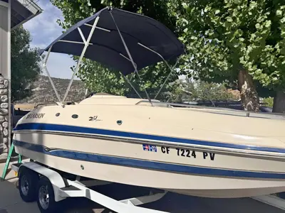 2001 Larson 213 Escape