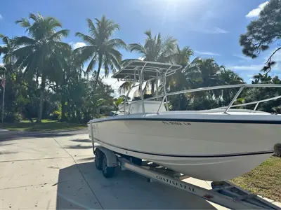 220 Center Console Boat with Yamaha 200 Outboard and Trailer