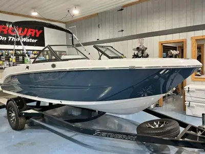 2026 Stingray 172DC