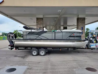 2023 Sylvan X3 LZ (200 HP) w/trailer Mirage X3 LZ