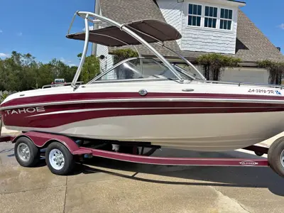 2007 Tahoe 20 ft 6in boat