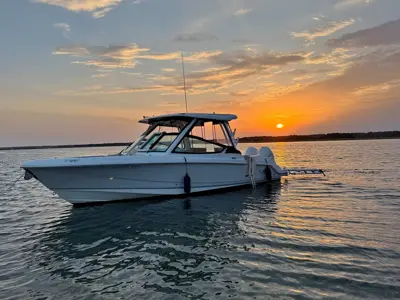 2022 Boston Whaler 280 Vantage