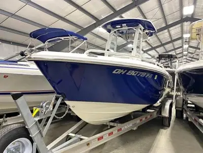 2016 Everglades 230 CC