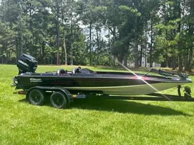 1991 Blazer Bass boat