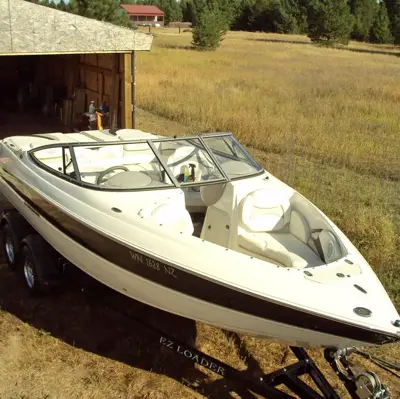2009 Stingray 225LR Volvo Penta 5.0 GXi 225lr