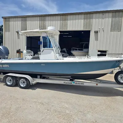 2012 Everglades 243 CC