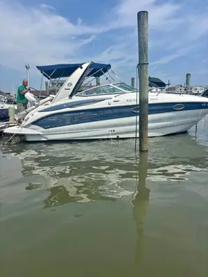 2006 Crownline Cuddy cabin