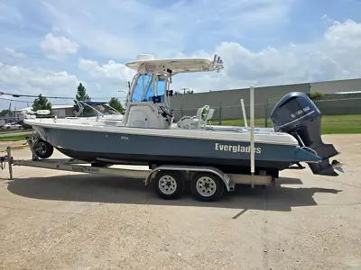 2012 Everglades 243 CC