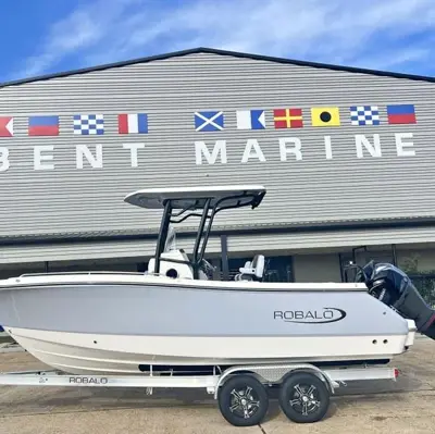 2026 Robalo R230 CENTER CONSOLE