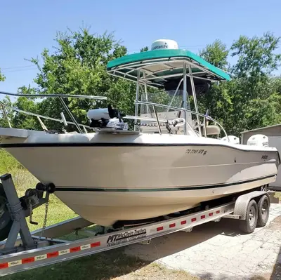 1996 Pursuit 2470