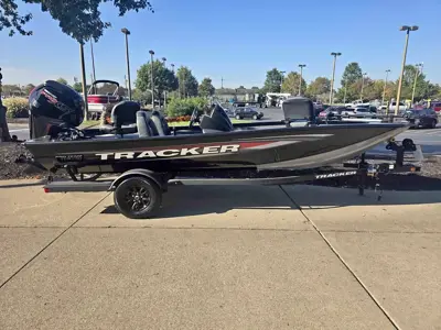 2026 TRACKER pro team 190