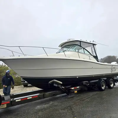 2000 Pursuit 3070 offshore