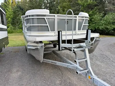 2024 Pontoon Godfrey