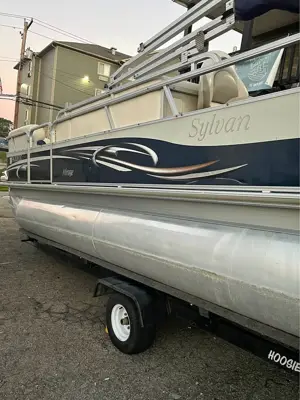 2009 Sylvan 820 Mirage Fishing Pontoon Boat