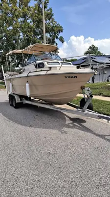1985 22' Cobia Walk-around.