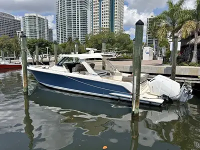 2025 Tiara 43 LS