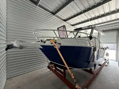 2026 New AMI Mako Series 27' Half-Cab