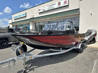 2025 Smokercraft Excursion 166 DC Pro