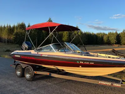 Stratos 290FS fish ski boat