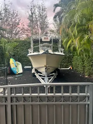 2004 Key West 225 bluewater center console
