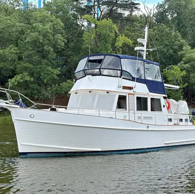 2004 Grand Banks 46 classic aft cabin