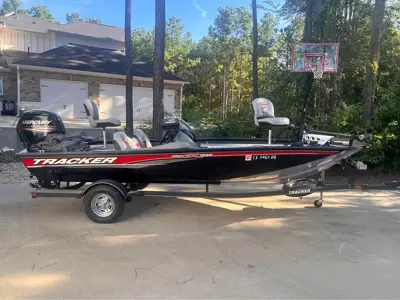 2018 Tracker Bass Boat Pro 195 txw wide body like new