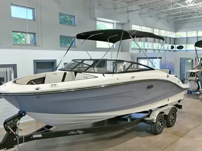 2026 Sea Ray 210 SPX