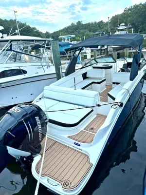 2018 Sea ray Sdx 270 outboard