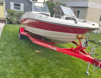 Beautiful 2016 Stingray Boat