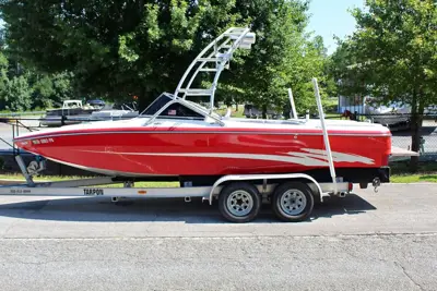 2004 Centurion 22' Lighting Storm