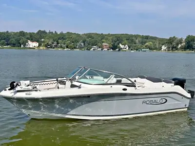 2019 Robalo 𝟮𝟬𝟳 𝗗𝘂𝗮𝗹 𝗖𝗼𝗻𝘀𝗼𝗹𝗲