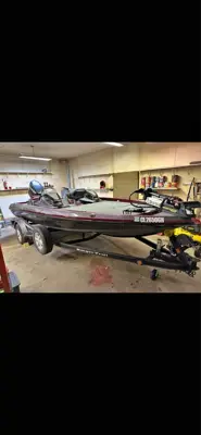 2015 Ranger Z118C Bass Boat with Evinrude Motor and Ranger Trail Trailer