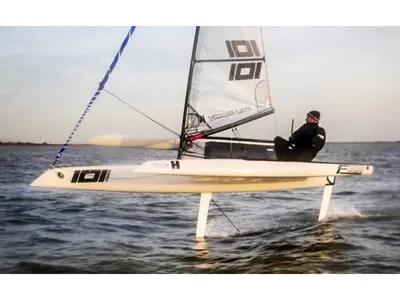 18' Foiling World F101