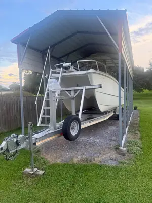 2000 World Cat 266sf