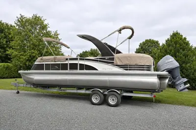 2016 Bennington 2550 QSR