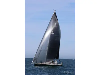 33' J Boats J100