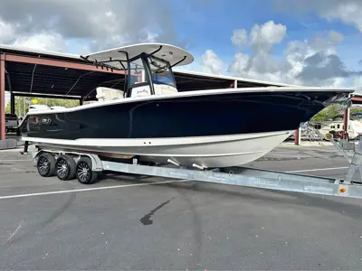 2022 Sea Hunt gamefish 30 coffin box cc