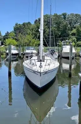 Pearson 34 “Salute” - Hull #68 of 75 boat run in 1986, one of the top tier designers