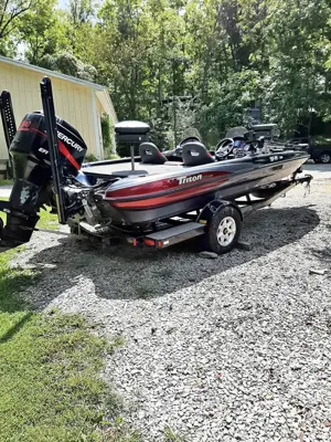 2001 tr 19 Triton